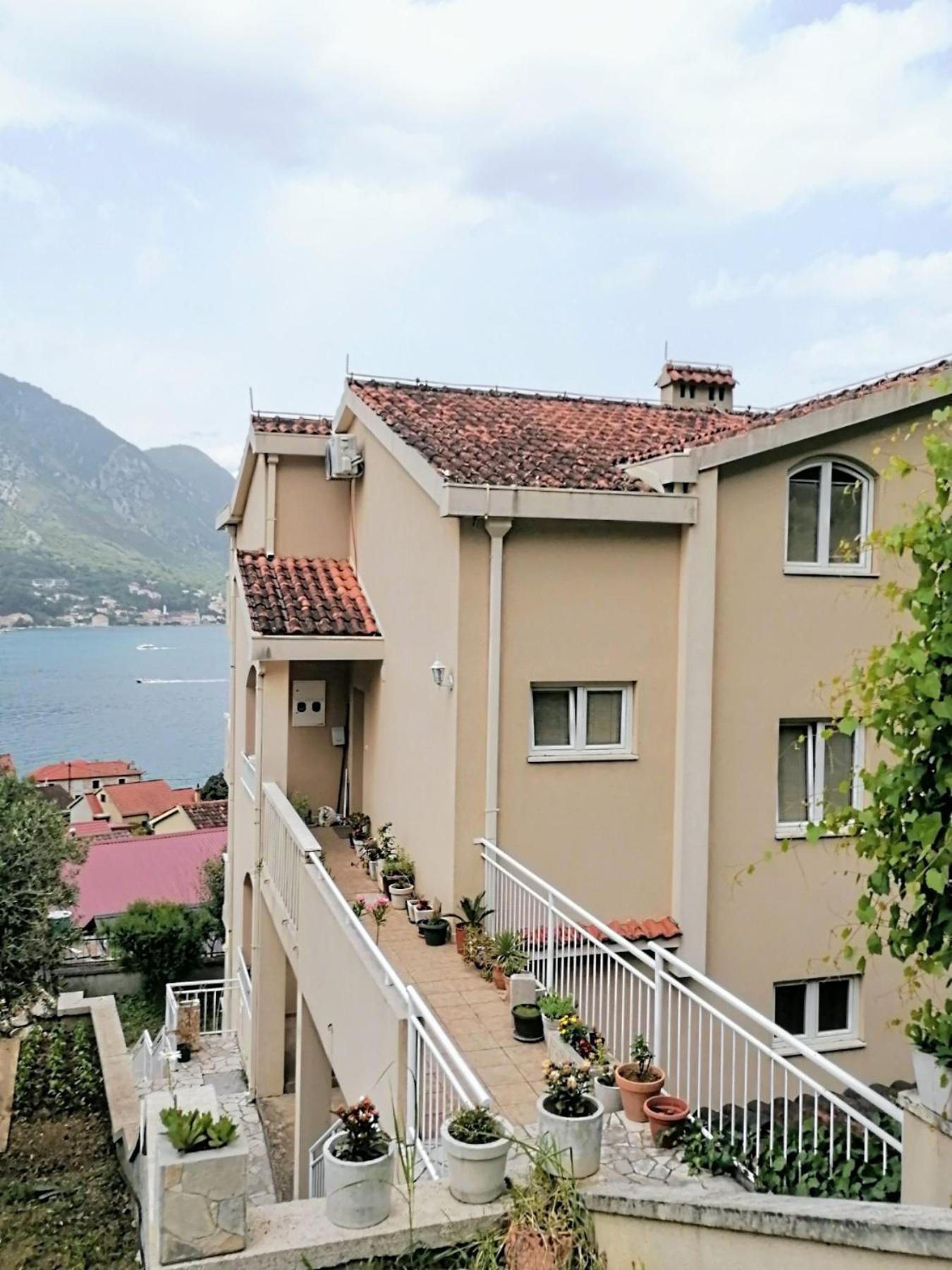 Apartment Bay View Котор Экстерьер фото